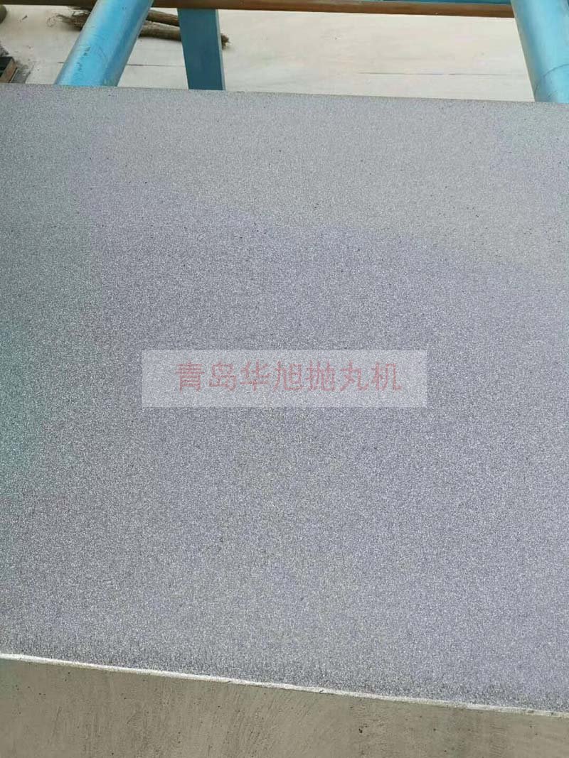 經(jīng)過拋丸機(jī)清理后的鋼板